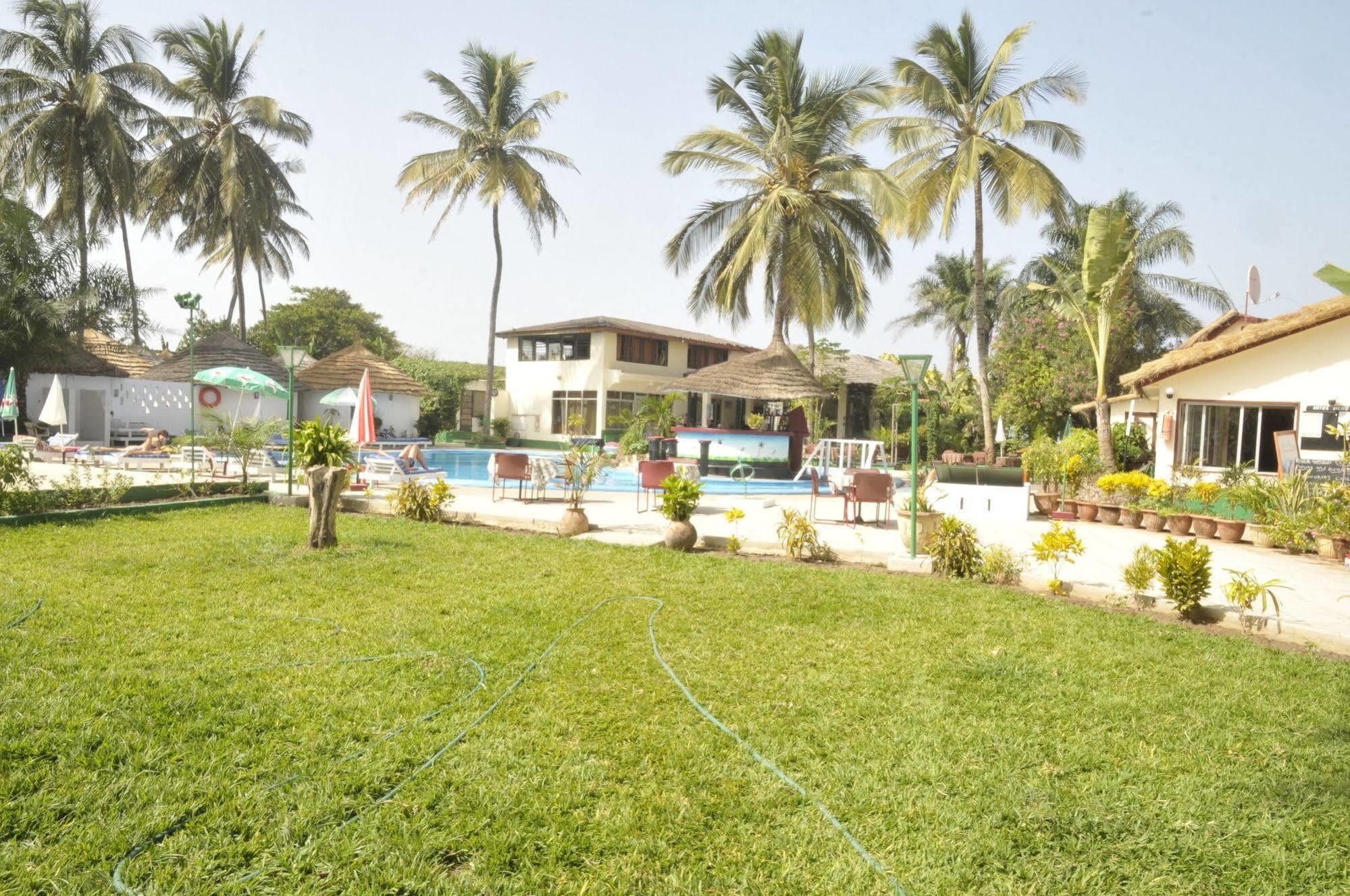 African Village Hotel Bakau Екстериор снимка